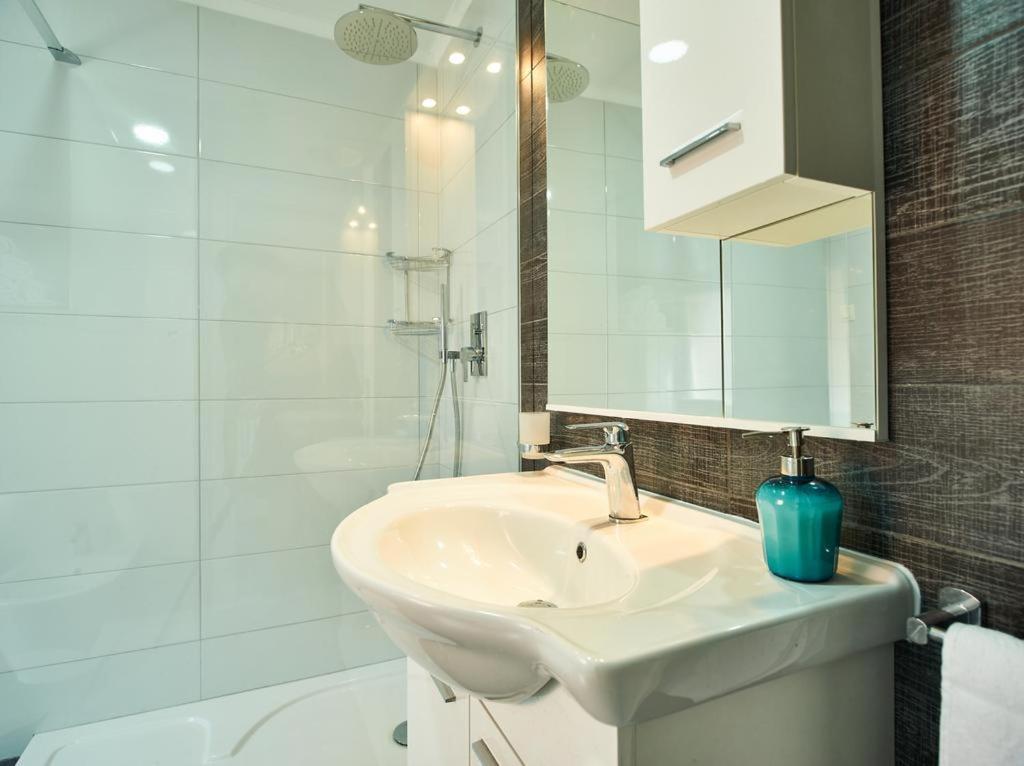 Roviv Apartments In The Old Town By Irundo Rovinj Ngoại thất bức ảnh